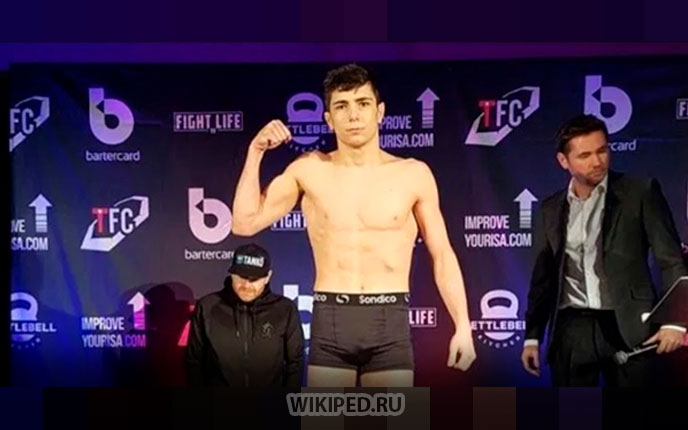 Мокаев может стать самым молодым чемпионом UFC