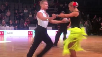 Ирина Пегова и Евгений Раев танцуют пасадобль на конкурсе в Минске
