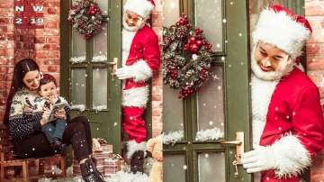 Бурак Озчивит стал Санта Клаусом и поздравляет Неслихан Атагюль и Арвен Берен с Новым годом.