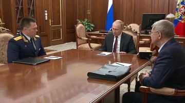 В.Путин встретился с Ю.Чайкой и кандидатом на пост генерального прокурора И.Красновым.